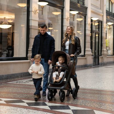 Dubatti One E6 2-in-1 Kinderwagen Black/Dark Brown - Walnut Brown Dubatti One E6 2-in-1 Kinderwagen Black/Dark Brown - Walnut Brown