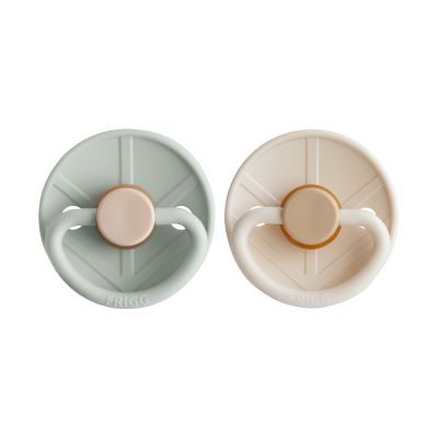 Frigg Little Viking Fopspeen - Rond - 2 Stuks - 0-6 Mnd - Sage/Cream Frigg Little Viking Fopspeen - Rond - 2 Stuks - 0-6 Mnd - Sage/Cream