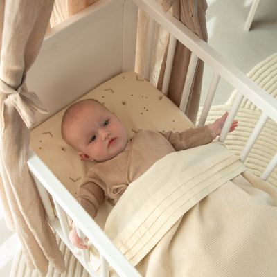 Witlof For Kids Ledikantdeken Tuck-Inn Soft Sand Velvet Rib 60 x 120 cm Witlof For Kids Ledikantdeken Tuck-Inn Soft Sand Velvet Rib 60 x 120 cm