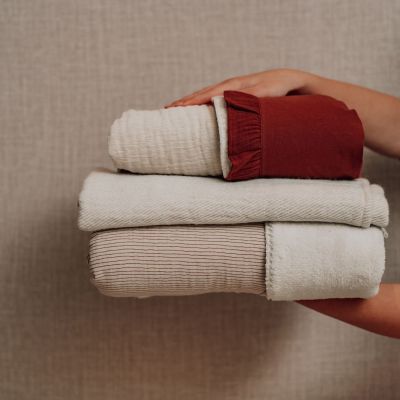 Koeka Whisper Waves Ledikantdeken - 100 x 150 cm - Teddy - Burgundy