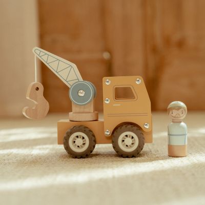 Little Dutch Kraanwagen Inclusief Pegdoll – Hout Little Dutch Kraanwagen Inclusief Pegdoll – Hout