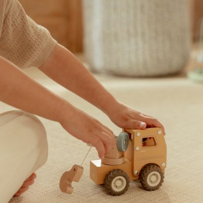 Little Dutch Kraanwagen Inclusief Pegdoll – Hout Little Dutch Kraanwagen Inclusief Pegdoll – Hout