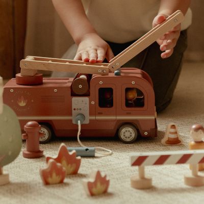 Little Dutch Brandweerwagen Met Pegdolls Little Dutch Brandweerwagen Met Pegdolls