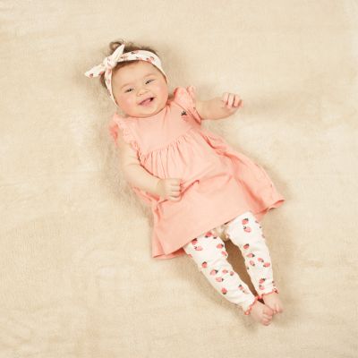 Babylook Strawberries Jurk - Maat 50 - Crepe Coral Almond Babylook Strawberries Jurk - Maat 50 - Crepe Coral Almond