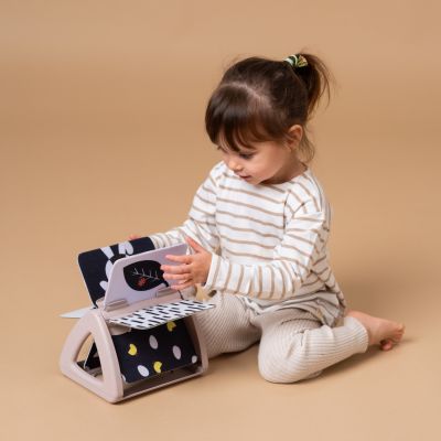 Taf Toys Book Black En White Spinning Taf Toys Book Black En White Spinning