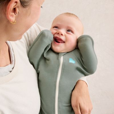 Love To Dream SwaddleUp™ Stage 1 Deep Olive Medium 1.0 TOG Love To Dream SwaddleUp™ Stage 1 Deep Olive Medium 1.0 TOG