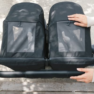 UPPAbaby MINU Duo Buggy - Jake Carbon Frame Met Zwart Leer UPPAbaby MINU Duo Buggy - Jake Carbon Frame Met Zwart Leer