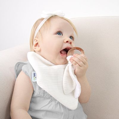 Babyjem Bandana Slab Met Houten Bijtring Ecru