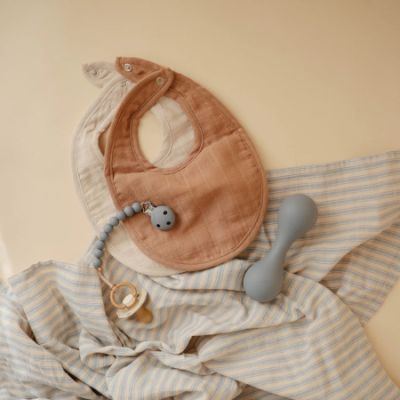 Mushie Slab Muslin Tan/Fog 2-Pack