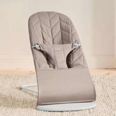 BabyBjörn Bliss Wipstoel - Geweven Kroonblad Quilt - Zandgrijs