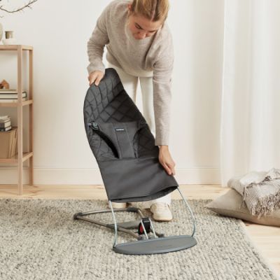 BabyBjörn Bliss Wipstoel - Geweven Klassiek Quilt - Antraciet BabyBjörn Bliss Wipstoel - Geweven Klassiek Quilt - Antraciet