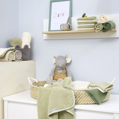 Meyco Baby Popcorn Badcape - 75 x 75 cm - Soft Olive Meyco Baby Popcorn Badcape - 75 x 75 cm - Soft Olive