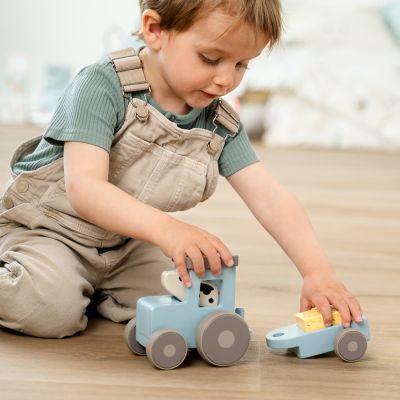 Done by Deer Houten Tractor - Tiny Farm Dotti - Blue