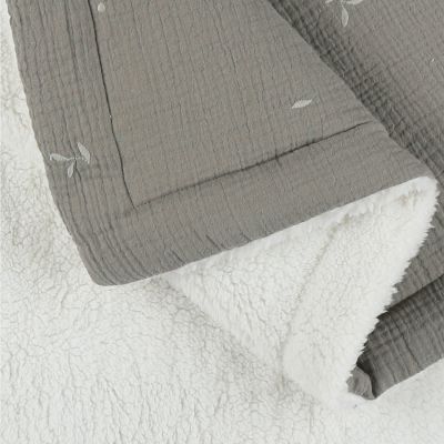 Noukie's F&O Deken - 100 x 140 cm - Mousseline/Sherpa - Kaki Noukie's F&O Deken - 100 x 140 cm - Mousseline/Sherpa - Kaki