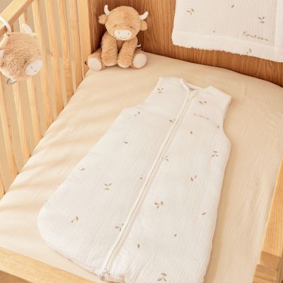 Noukie's F&O Slaapzak Met Borduursel - Maat 50 cm - Gewatteerde Mousseline - Wit 