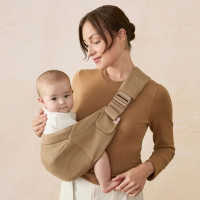 Ergobaby Upsie Sling Draagzak - Camel Ergobaby Upsie Sling Draagzak - Camel