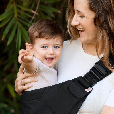 Ergobaby Upsie Sling Draagzak – Onyx Black Ergobaby Upsie Sling Draagzak – Onyx Black