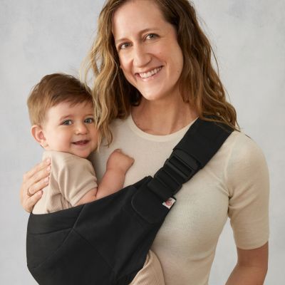 Ergobaby Upsie Sling Draagzak – Onyx Black Ergobaby Upsie Sling Draagzak – Onyx Black