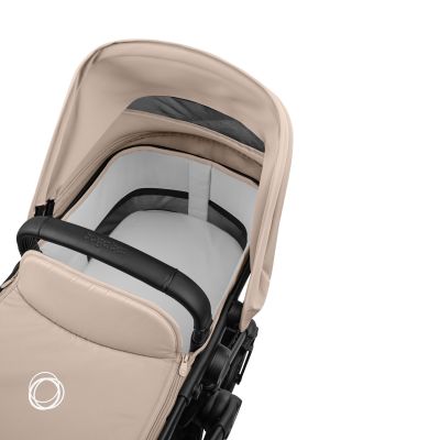 Bugaboo Cub Kinderwagen - Essentiël Bundel - Desert Taupe Bugaboo Cub Kinderwagen - Essentiël Bundel - Desert Taupe