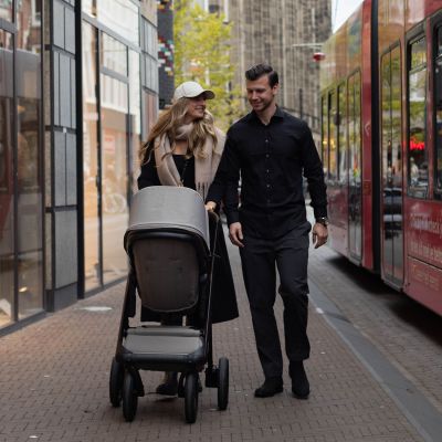 Dubatti One E6 Kinderwagen 2-in-1 - Dark Brown / Soft Taupe Dubatti One E6 Kinderwagen 2-in-1 - Dark Brown / Soft Taupe