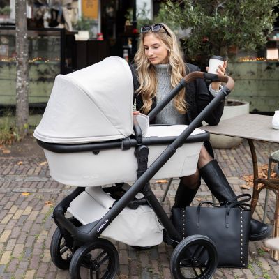 Dubatti One E6 Kinderwagen 2-in-1 - Dark Brown / Tofu Grey Dubatti One E6 Kinderwagen 2-in-1 - Dark Brown / Tofu Grey