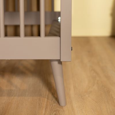 Europe Baby Evy Ledikant 60 x 120 cm - Chestnut Europe Baby Evy Ledikant 60 x 120 cm - Chestnut
