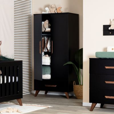 TWF Ledikant 70 x 140 - Commode XL 3 Laden 1 Deur Modena Walnoot - Hanglegkast 2 Deuren 1 Lade Modena Walnoot