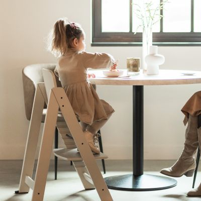 Kidsmill Up! Kinderstoel Beukenhout Incl. Houten Babyset - Oatmeal Kidsmill Up! Kinderstoel Beukenhout Incl. Houten Babyset - Oatmeal
