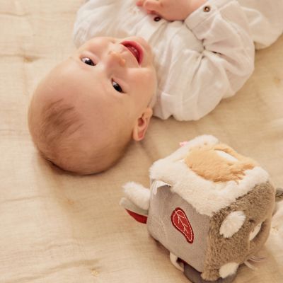 Noukie's F&O Multi Activiteiten Kubus - 11 x 11 x 11 cm Noukie's F&O Multi Activiteiten Kubus - 11 x 11 x 11 cm