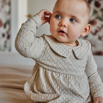 Dirkje Jurk – Kraagje – Maat 68 – Beige Grey
