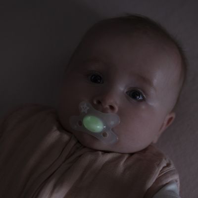 Difrax Fopspeen Mina Glow In The Dark Natural 0-6mnd Ass.