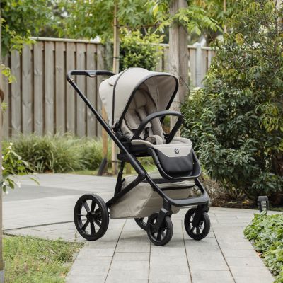 Qute Q-Rider Plus Kinderwagen - Mineral Clay | Kidsriver Curve Autostoel - Clay | Kidsriver Isofix Base Qute Q-Rider Plus Kinderwagen - Mineral Clay | Kidsriver Curve Autostoel - Clay | Kidsriver Isofix Base
