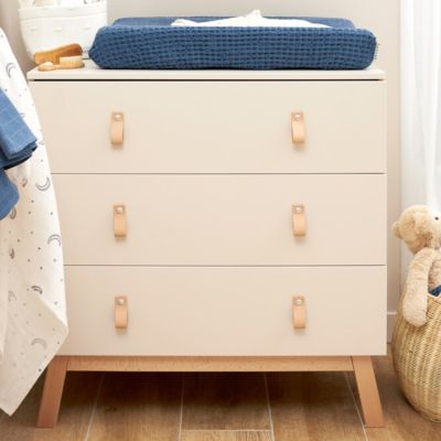 Bopita Ledikant 60 x 120 cm - Commode - Hanglegkast 2-drs - Lines - Dune/Natural Bopita Ledikant 60 x 120 cm - Commode - Hanglegkast 2-drs - Lines - Dune/Natural