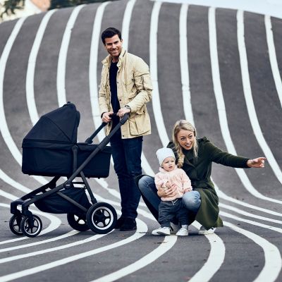 Thule Sleek Reiswieg Black On Black